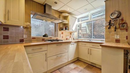 3 bedroom Terraced House for sale in Lees Road, Salem, Oldham, OL4