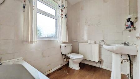 3 bedroom Semi-detached house for sale in Stoneleigh Road, Saddleworth, OL4