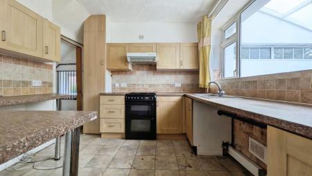 3 bedroom Semi-detached house for sale in Stoneleigh Road, Saddleworth, OL4