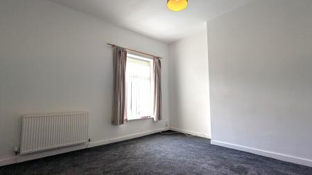 2 bedroom Terraced House to let in Castleford Street, Chadderton, OL1