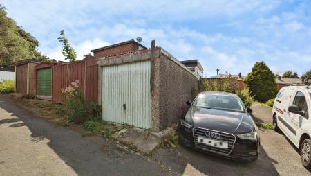 2 bedroom Terraced House for sale in Dunham Street, Lees, Oldham, OL4
