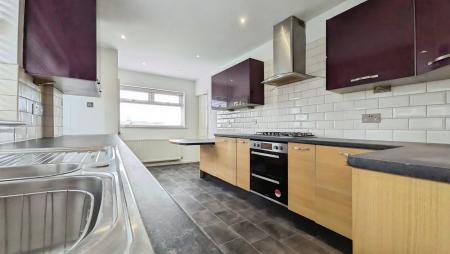 3 bedroom Semi-detached house to let in Denhill Drive, Springhead, Saddleworth, OL4