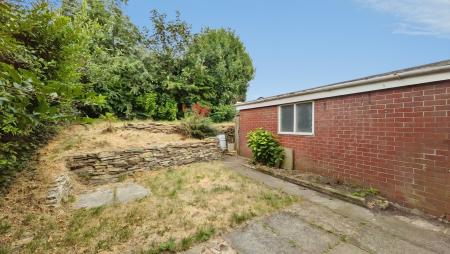 3 bedroom Semi-detached house to let in Denhill Drive, Springhead, Saddleworth, OL4