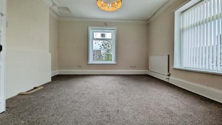 2 bedroom Flat to let in Benyon Street, Lees, Oldham, OL4