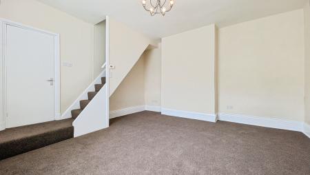 2 bedroom Flat to let in Benyon Street, Lees, Oldham, OL4