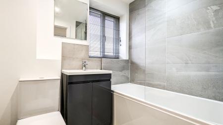 1 bedroom Flat to let in Canal view, Mossley, Mossley, OL5