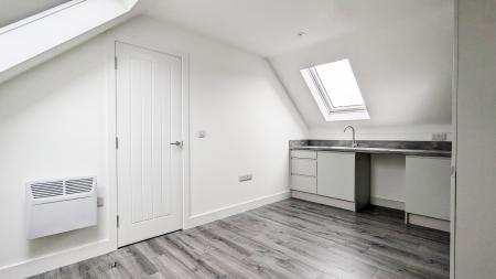 1 bedroom Flat to let in Canal view, Mossley, Mossley, OL5
