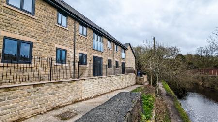 1 bedroom Flat to let in Canal view, Mossley, Mossley, OL5