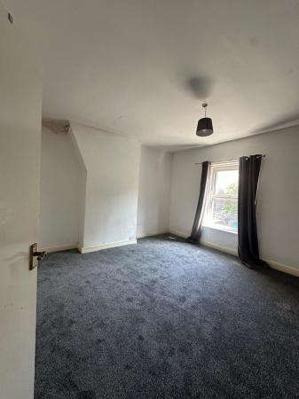 2 bedroom Terraced House to let in Stamford Road, Lees, Oldham, OL4