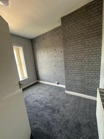 2 bedroom Terraced House to let in Stamford Road, Lees, Oldham, OL4