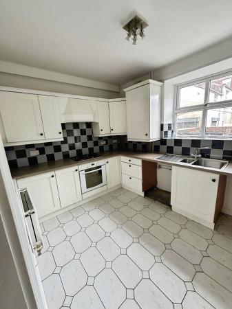 2 bedroom Terraced House to let in Cross Street, Lees, Oldham, OL4