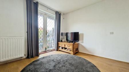 2 bedroom Bungalow for sale in Kingsway Close, Oldham, OL8