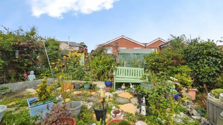 2 bedroom Bungalow for sale in Kingsway Close, Oldham, OL8