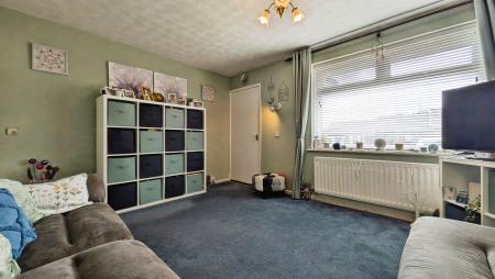 2 bedroom Bungalow for sale in Kingsway Close, Oldham, OL8