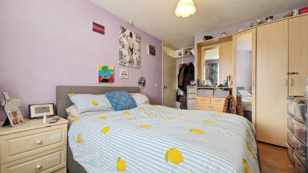 2 bedroom Bungalow for sale in Kingsway Close, Oldham, OL8