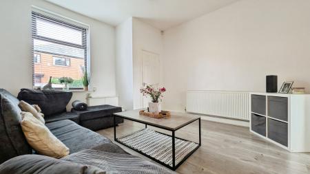 2 bedroom Terraced House to let in Cobden Street, Oldham, OL4