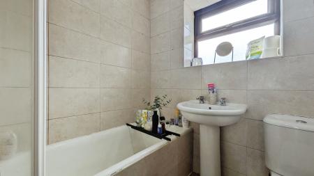 2 bedroom Terraced House to let in Cobden Street, Oldham, OL4