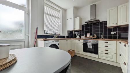 2 bedroom Terraced House to let in Cobden Street, Oldham, OL4