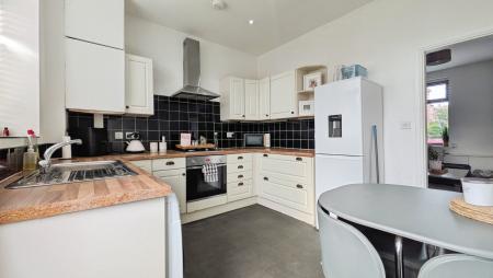 2 bedroom Terraced House to let in Cobden Street, Oldham, OL4