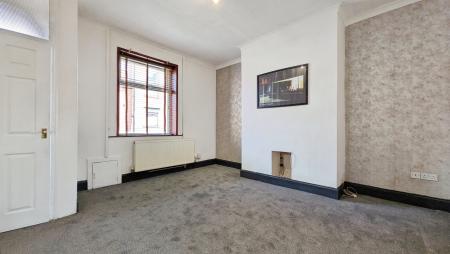 2 bedroom Terraced House for sale in Hollinhall Street, Oldham, OL4