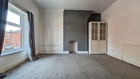 2 bedroom Terraced House for sale in Hollinhall Street, Oldham, OL4