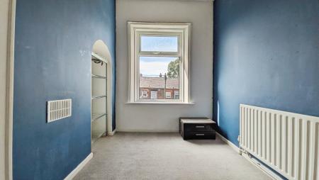 2 bedroom Terraced House for sale in Hollinhall Street, Oldham, OL4