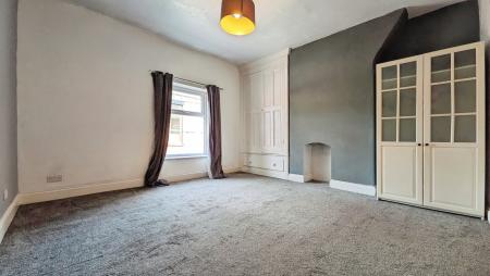 2 bedroom Terraced House for sale in Hollinhall Street, Oldham, OL4