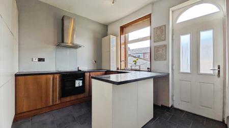 2 bedroom Terraced House for sale in Hollinhall Street, Oldham, OL4