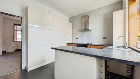 2 bedroom Terraced House for sale in Hollinhall Street, Oldham, OL4