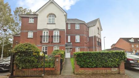 2 bedroom Apartment to let in Cromwell Avenue, Manchester, SK5