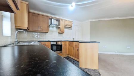 2 bedroom Apartment to let in Cromwell Avenue, Manchester, SK5