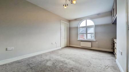 2 bedroom Apartment to let in Cromwell Avenue, Manchester, SK5