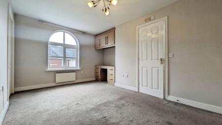 2 bedroom Apartment to let in Cromwell Avenue, Manchester, SK5