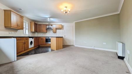 2 bedroom Apartment to let in Cromwell Avenue, Manchester, SK5