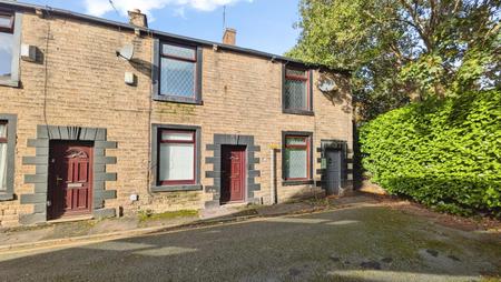 2 bedroom Terraced House to let in Booth Street, Lees, Oldham, OL4