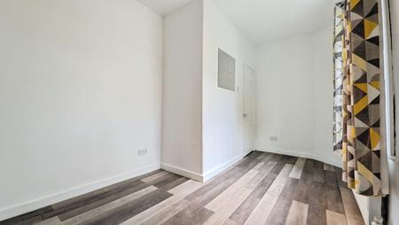 2 bedroom Terraced House to let in Booth Street, Lees, Oldham, OL4