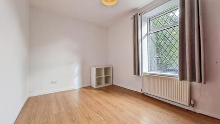 2 bedroom Terraced House to let in Booth Street, Lees, Oldham, OL4