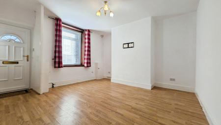 2 bedroom Terraced House to let in Booth Street, Lees, Oldham, OL4