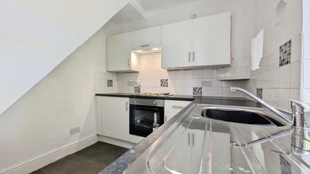 2 bedroom Terraced House to let in Booth Street, Lees, Oldham, OL4