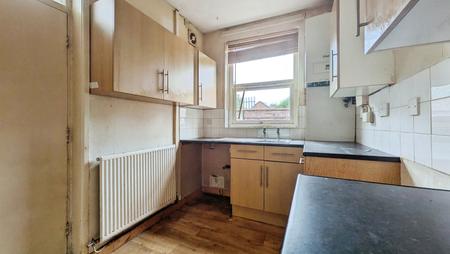 2 bedroom End of terrace house for sale in Oak Street, Shaw, OL2