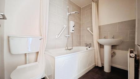 2 bedroom End of terrace house for sale in Oak Street, Shaw, OL2