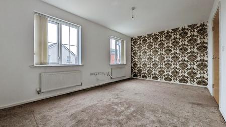 5 bedroom Town house to let in Flint Hill Way, Lees, Oldham, OL8