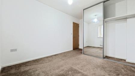 5 bedroom Town house to let in Flint Hill Way, Lees, Oldham, OL8