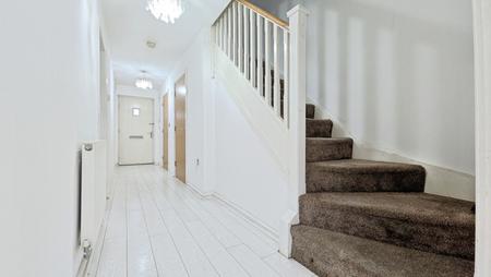 5 bedroom Town house to let in Flint Hill Way, Lees, Oldham, OL8