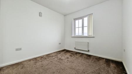 5 bedroom Town house to let in Flint Hill Way, Lees, Oldham, OL8