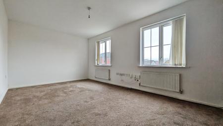 5 bedroom Town house to let in Flint Hill Way, Lees, Oldham, OL8