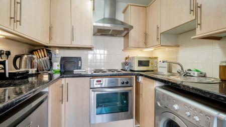 2 bedroom Flat for sale in Swinburne Road, Oxford, OX4