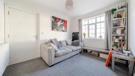 2 bedroom Flat for sale in Swinburne Road, Oxford, OX4