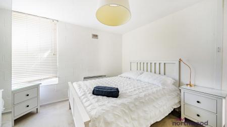 2 bedroom Flat to let in Thackley End, Oxford, OX2