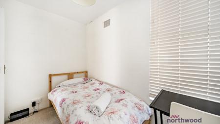 2 bedroom Flat to let in Thackley End, Oxford, OX2